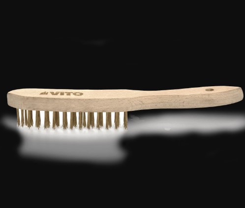 BROSSE FILS EN ACIER AVEC MANCHE EN BOIS